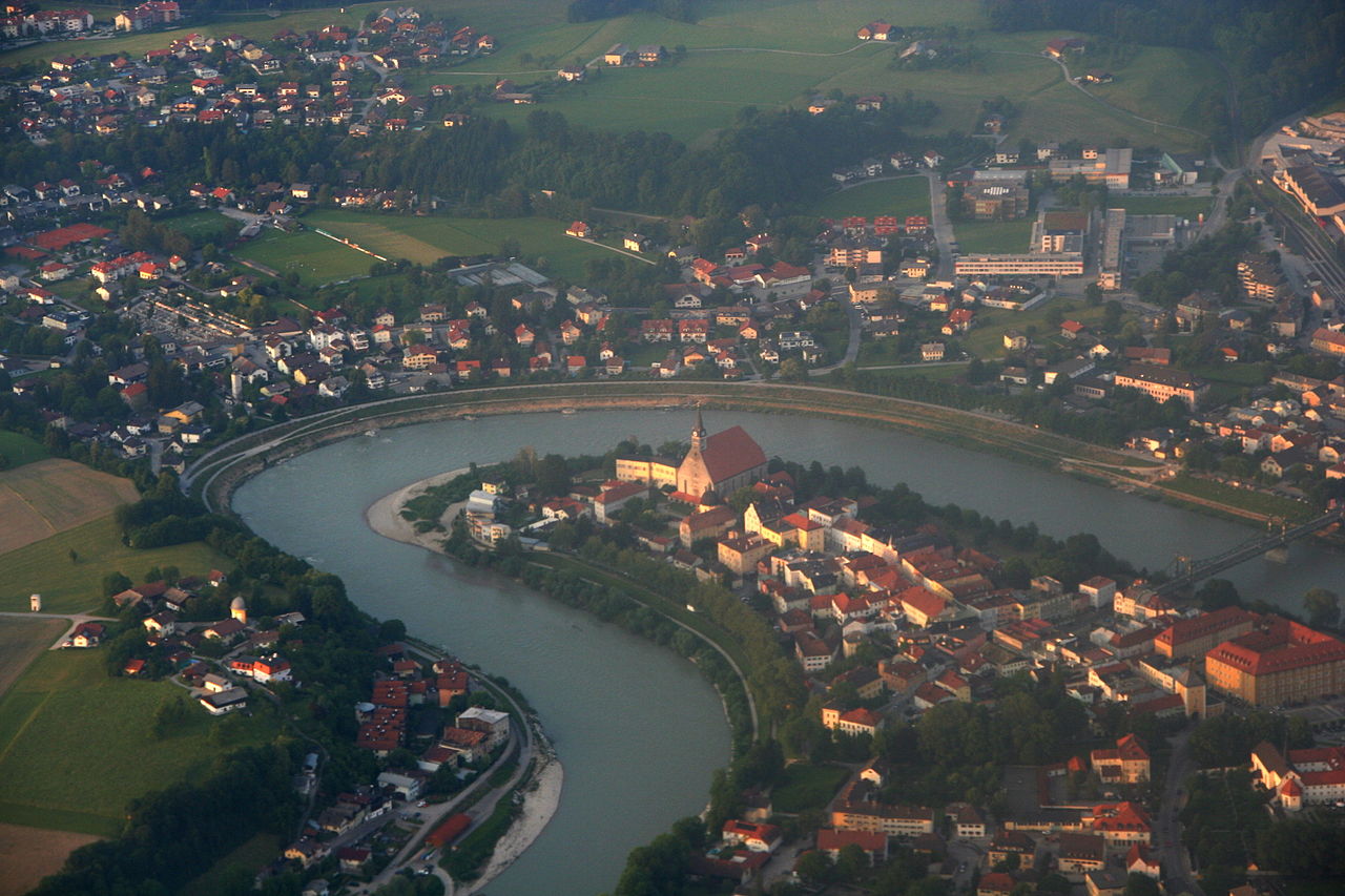 Die zerissene Stadt feiert