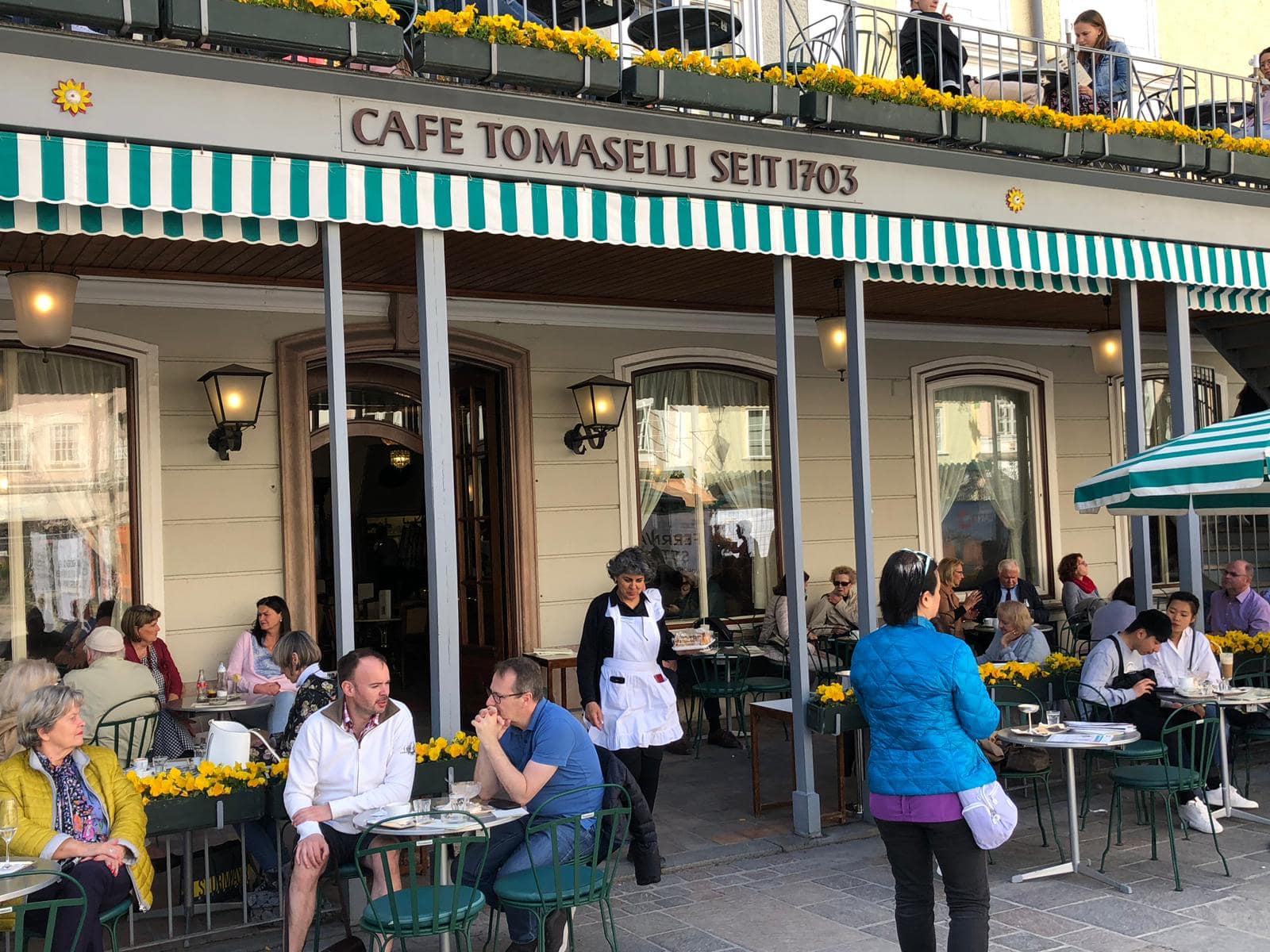 Salzburgs Altstadt: Bürger, Äbte und Erzbischöfe und ihre traditionsreichen Institutionen