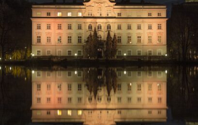 10 Jahre GeoComPass SALZBURG: Schloss Leopoldskron öffnet seine Pforten: Ein gemeinsamer Abend im Marmorsaal bei feinem österreichischen Buffet